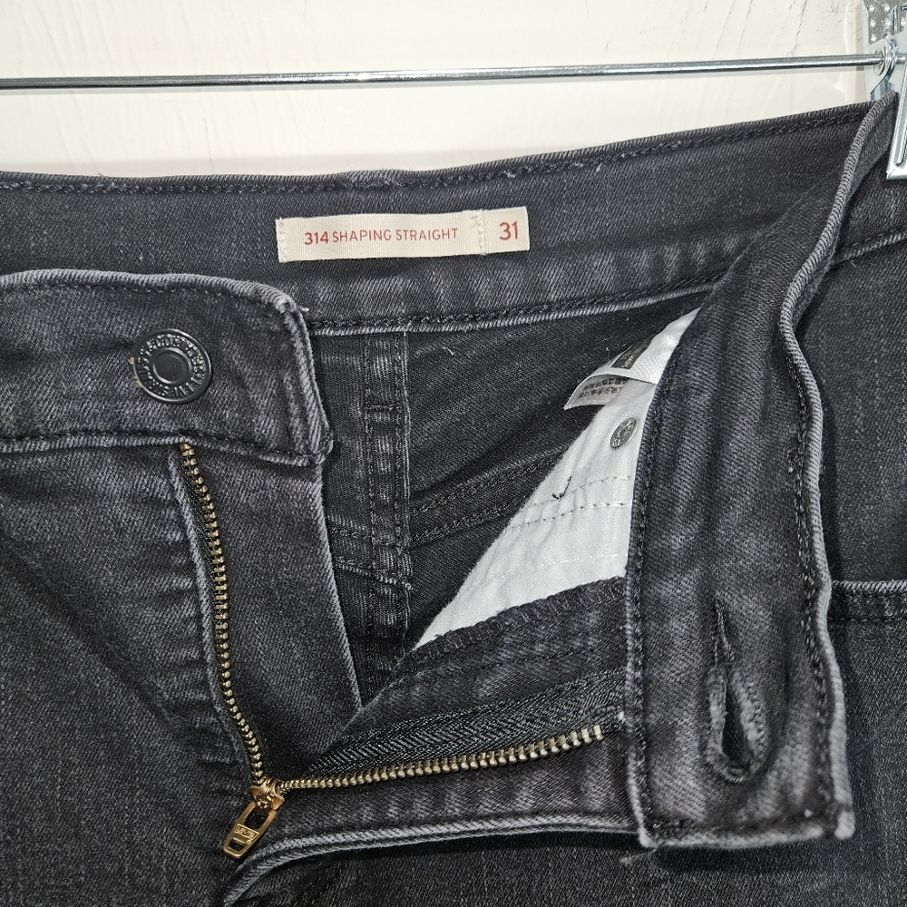 Levi's 314 Shaping Straight Leg Faded Black Denim Jeans Women's Size 31 - Picture 5 of 12